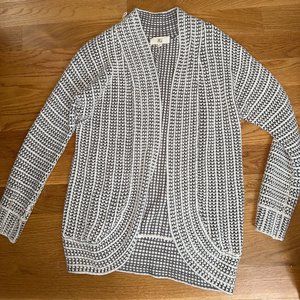 Super Comfy Gray & White Chunky Cardigan - Size Small (oversized)